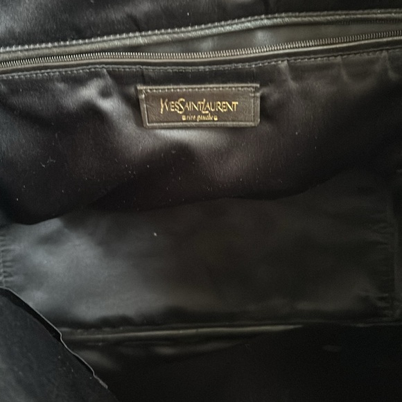 Yves Saint Laurent Large Tote - Picture 8 of 10